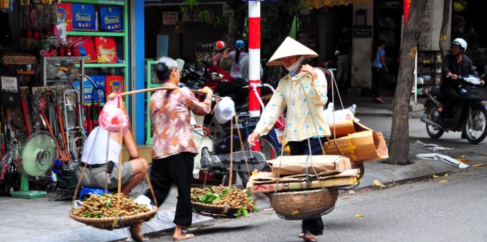 2018621232615-hanoi-street-vendor 2018621232615-hanoi-street-vendor